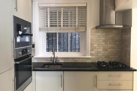 Fully fitted kitchen
