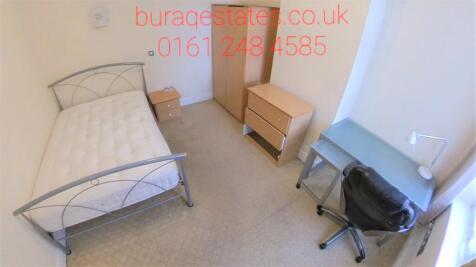 Bright and tidy single bedroom featuring a comf...