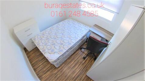 Bright and tidy single bedroom featuring a comf...