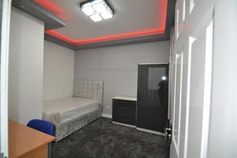Neat furnished single bedroom with a modern uph...