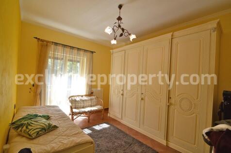 Property Image 100