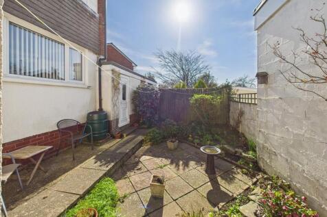 CAM01381G0-PR0194-STILL035.jpg