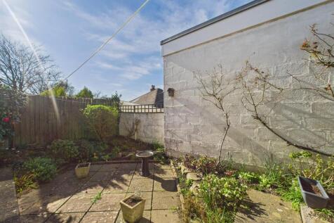 CAM01381G0-PR0194-STILL033.jpg
