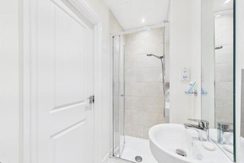 Bedroom Two En-suite