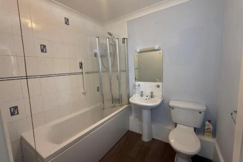 Bathroom.jpg