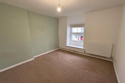 bedroom2.jpg
