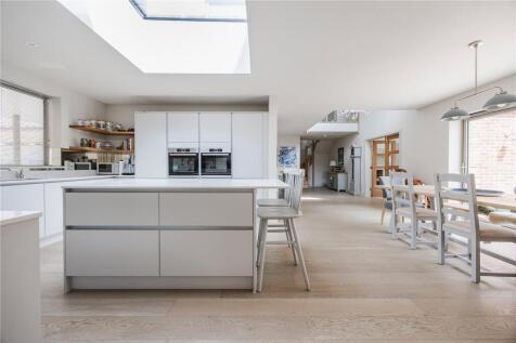 Kitchen/Dining