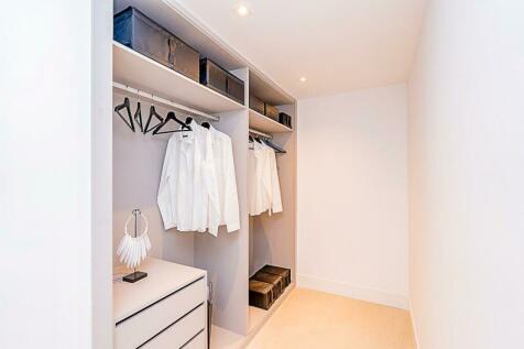 Walk in wardrobe