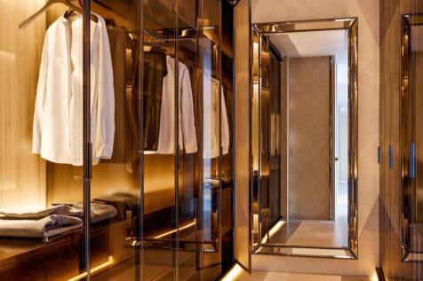 Walk in wardrobe
