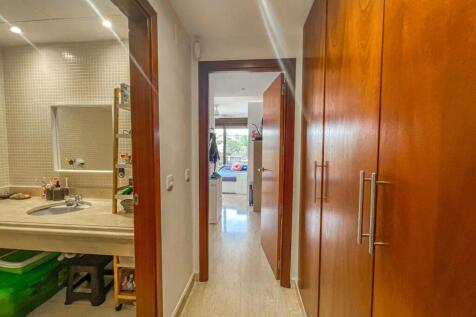 Walk in wardrobe