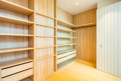 Walk in wardrobe