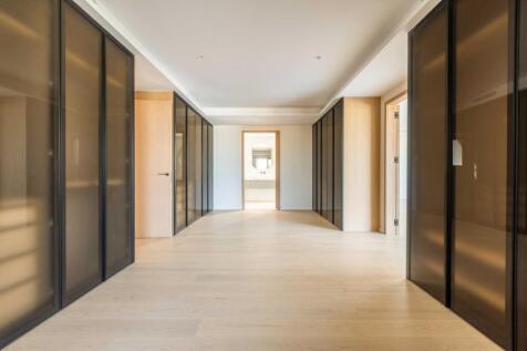 Walk in wardrobe