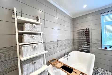 Bathtub