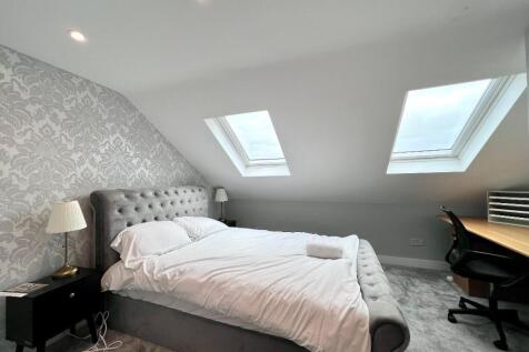 M Bedroom Close Up