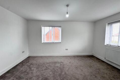 Master Bedroom x 1