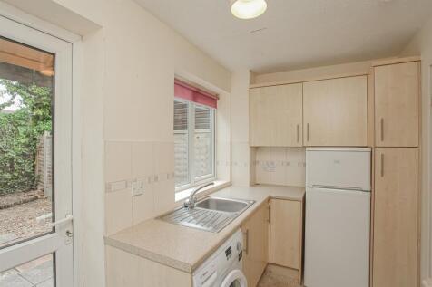 Kitchen 2.jpg