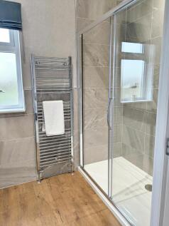 Dressing area and en-suite shower room