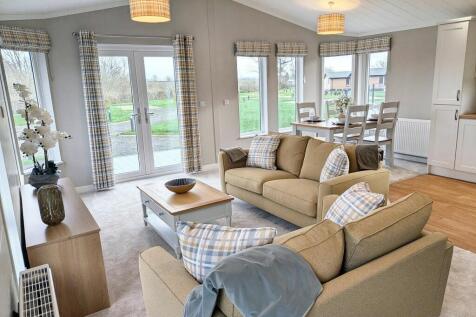 Open plan lounge/kitchen/domer