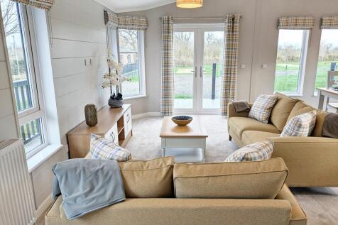 Open plan lounge/kitchen/domer