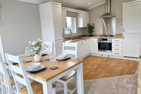 Open plan lounge/kitchen/domer