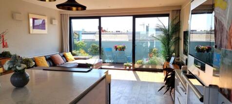 Open plan kitchen, diner, living