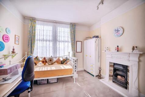 4th Bedroom - Double