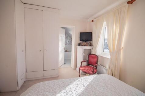 Bedroom 1 to Ensuite