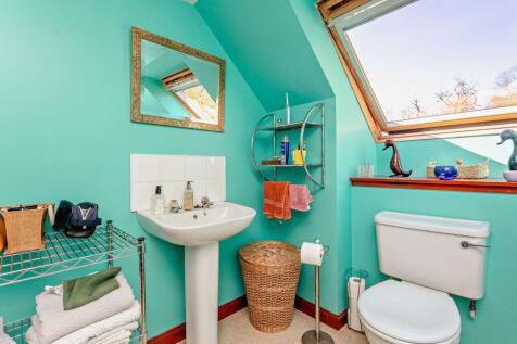 Upper Bathroom