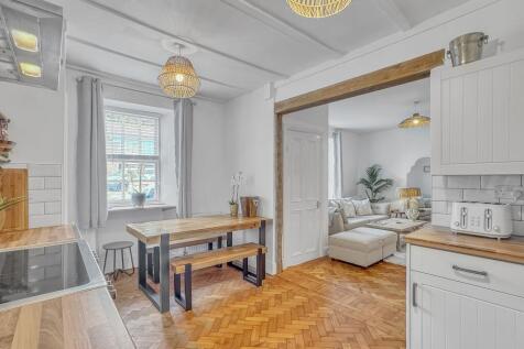 Kitchen / Diner / Lounge