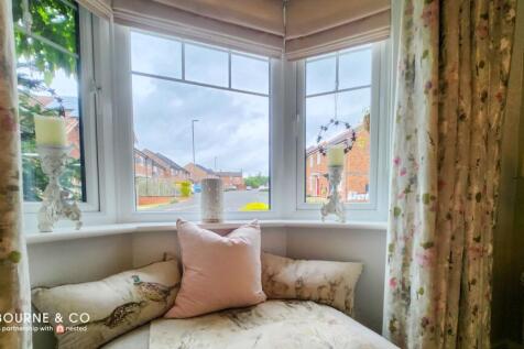 Living Room | Bay Window