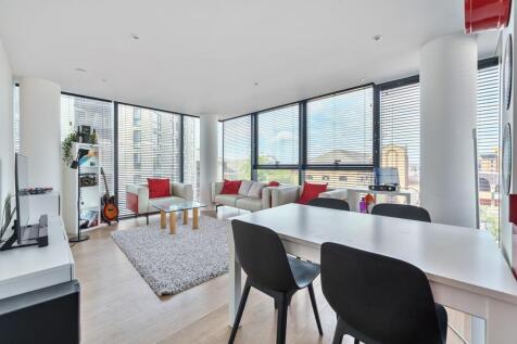 Kitchen / Lounge