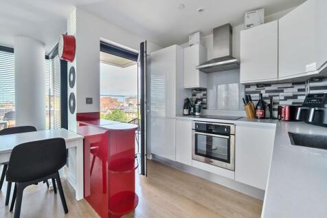 Kitchen / Lounge