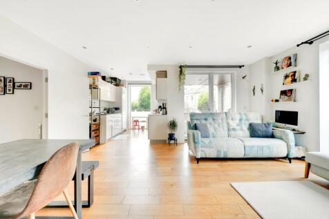 Open Plan Kitchen/Reception