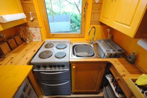 Timber Chalet - Kitchen