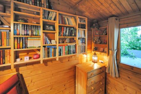 Timber Chalet - Bedroom 1