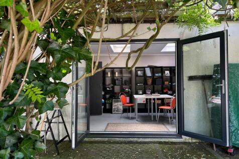 Garden studio