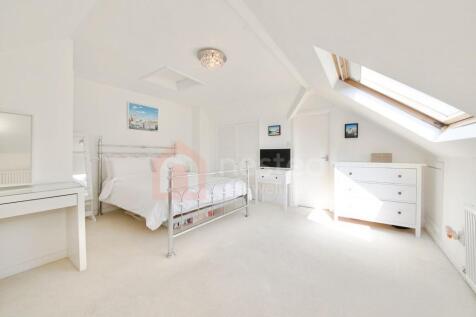 Principle bedroom