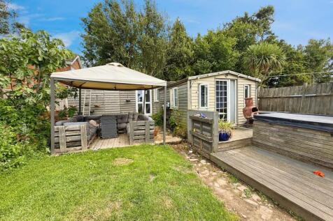 Outbuilding - Currently with Two Bedrooms