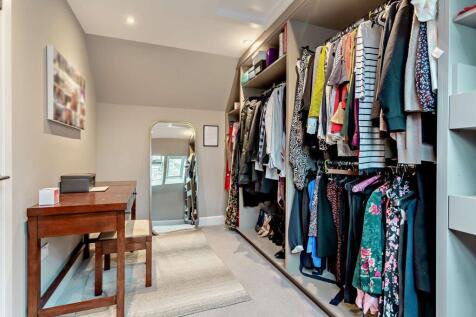 Walk-in Wardrobe
