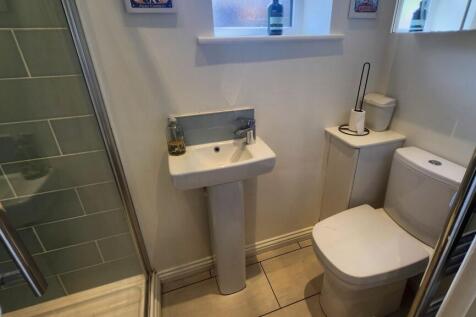 Downstairs WC | Shower