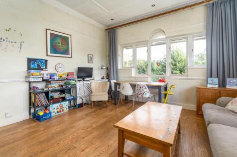 Reception 2 For Sale 3 Bedroom Flat Conservatory Court Upper Nowood SE19 www.steele.london