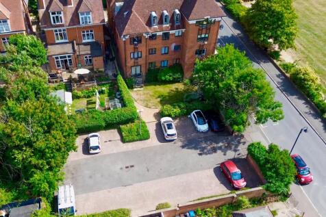 Parking Spaces For Sale 3 Bedroom Flat Conservatory Court Upper Nowood SE19 www.steele.london