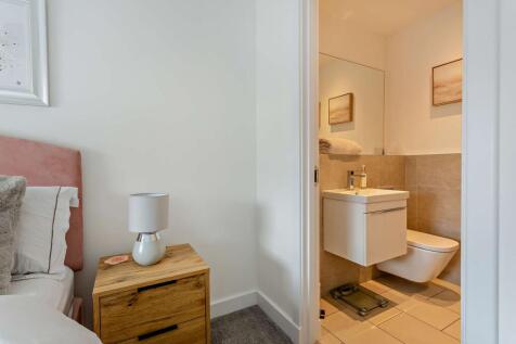 Master Bedroom with En-suite