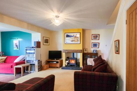 Coach House Cottage - Living Room