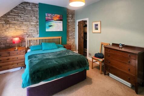 Coach House Cottage - Master Bedroom