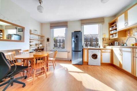 Kitchen/ Dining Area