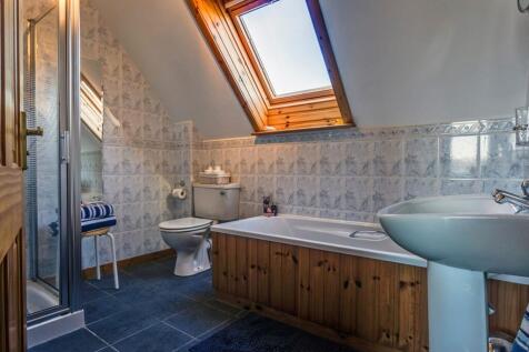 Hallival Bathroom