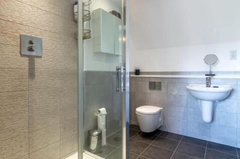 En-suite bathroom