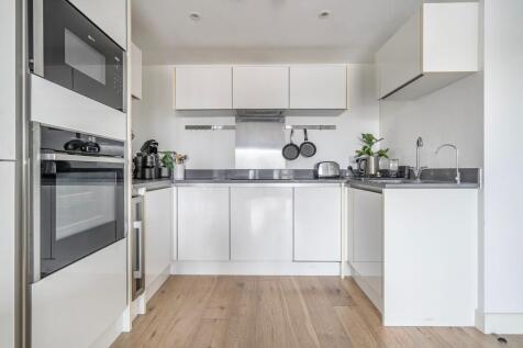 Kitchen / Lounge