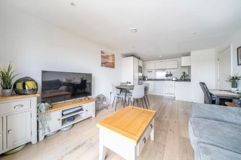 Kitchen / Lounge